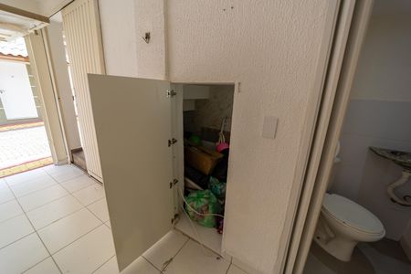 Casa de condomínio à venda com 82m², 2 quartos e 1 vagaBanheiro de Serviço