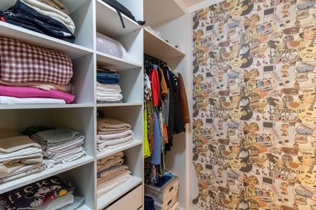 Casa à venda com 200m², 3 quartos e 2 vagas Casa à venda com 200m², 3 quartos e 2 vagasCloset da Suíte