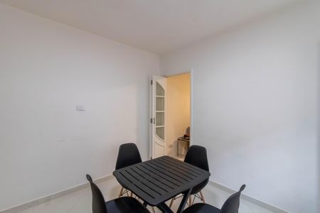 Casa à venda com 200m², 3 quartos e 2 vagas Casa à venda com 200m², 3 quartos e 2 vagasCozinha