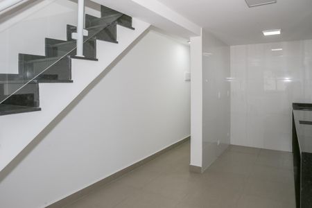 Casa de condomínio para alugar com 75m², 2 quartos e 1 vagaSala e Cozinha