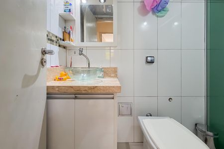 Apartamento à venda com 75m², 3 quartos e 1 vaga Apartamento à venda com 75m², 3 quartos e 1 vagaBanheiro Social