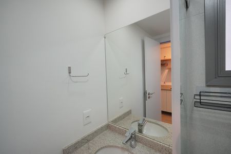 Banheiro social de kitnet/studio para alugar com 1 quarto, 27m² em Vila Mariana, São Paulo