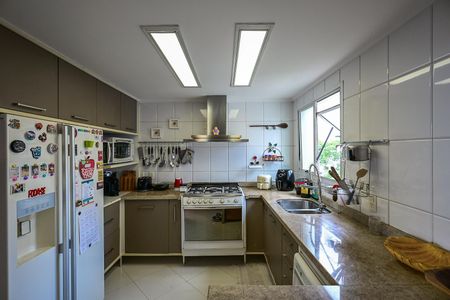 Apartamento para alugar com 112m², 2 quartos e 3 vagasCozinha