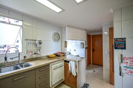 Apartamento para alugar com 112m², 2 quartos e 3 vagasCozinha