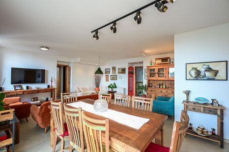 Apartamento para alugar com 112m², 2 quartos e 3 vagasSala