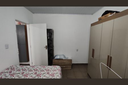 Quarto de casa à venda com 2 quartos, 81m² em Vila Carmosina, São Paulo