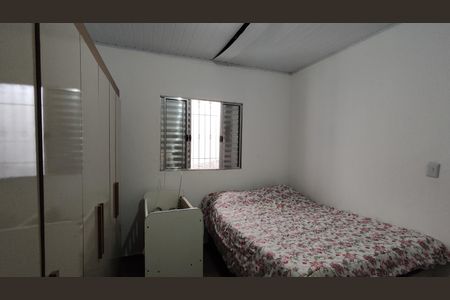 Quarto de casa à venda com 2 quartos, 81m² em Vila Carmosina, São Paulo
