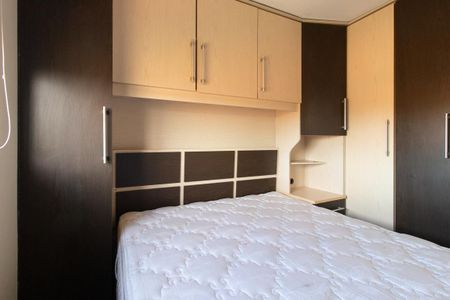Quarto 1 de apartamento para alugar com 2 quartos, 42m² em Santo Antônio, São José dos Pinhais