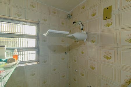 Casa para alugar com 202m², 2 quartos e 3 vagasBanheiro social