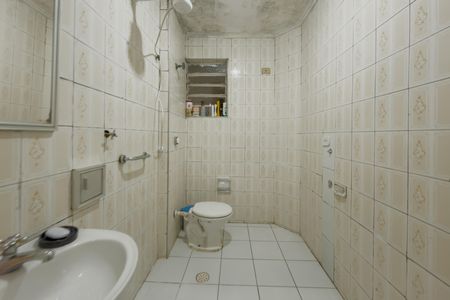 Apartamento para alugar com 103m², 3 quartos e sem vaga Apartamento para alugar com 103m², 3 quartos e sem vagaBanheiro 1