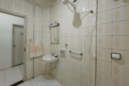 Apartamento para alugar com 103m², 3 quartos e sem vaga Apartamento para alugar com 103m², 3 quartos e sem vagaBanheiro 1