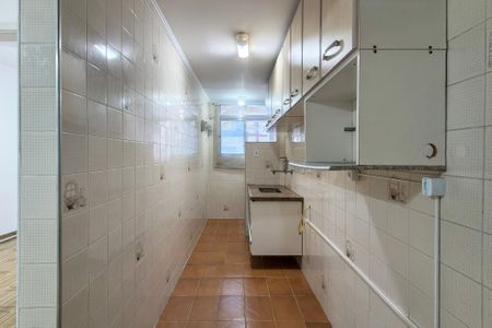 Cozinha de apartamento para alugar com 1 quarto, 40m² em Guilhermina, Praia Grande