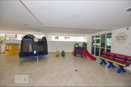 Apartamento à venda com 244m², 4 quartos e 2 vagas Apartamento à venda com 244m², 4 quartos e 2 vagasÁrea comum - Playground