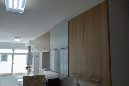 Apartamento à venda com 244m², 4 quartos e 2 vagas Apartamento à venda com 244m², 4 quartos e 2 vagasCozinha