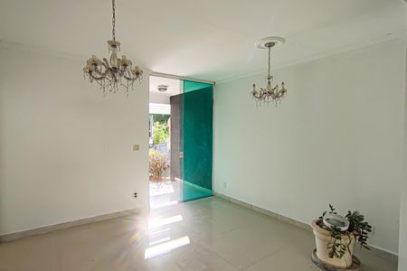 Casa de condomínio à venda com 217m², 3 quartos e 2 vagasSala