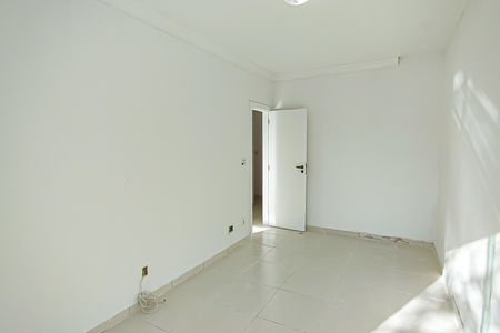 Casa de condomínio à venda com 217m², 3 quartos e 2 vagasQuarto