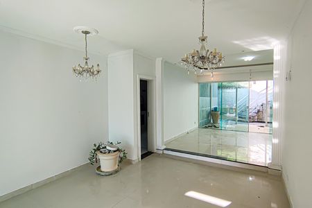 Casa de condomínio à venda com 217m², 3 quartos e 2 vagasSala