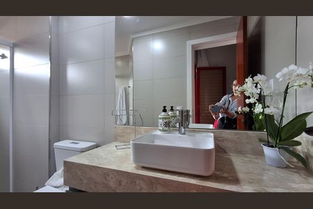 Apartamento à venda com 164m², 4 quartos e 2 vagasBanheiro da Suite