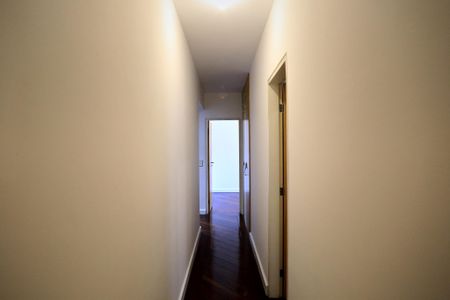 Apartamento à venda com 140m², 4 quartos e 3 vagas Apartamento à venda com 140m², 4 quartos e 3 vagasCorredor