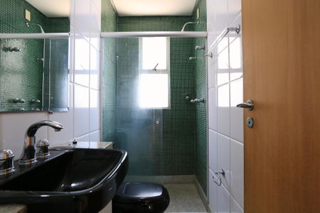 Apartamento à venda com 140m², 4 quartos e 3 vagas Apartamento à venda com 140m², 4 quartos e 3 vagasBanheiro