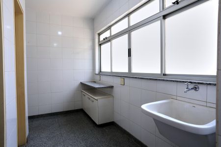 Apartamento à venda com 140m², 4 quartos e 3 vagas Apartamento à venda com 140m², 4 quartos e 3 vagasÁrea de Serviço