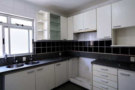 Apartamento à venda com 140m², 4 quartos e 3 vagas Apartamento à venda com 140m², 4 quartos e 3 vagasCozinha