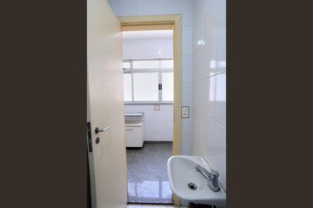 Apartamento à venda com 140m², 4 quartos e 3 vagas Apartamento à venda com 140m², 4 quartos e 3 vagasBanheiro de serviço