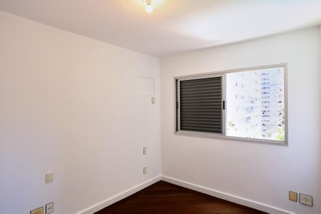 Apartamento à venda com 140m², 4 quartos e 3 vagas Apartamento à venda com 140m², 4 quartos e 3 vagasSuíte