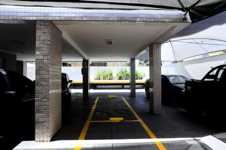 Apartamento à venda com 140m², 4 quartos e 3 vagas Apartamento à venda com 140m², 4 quartos e 3 vagasGaragem