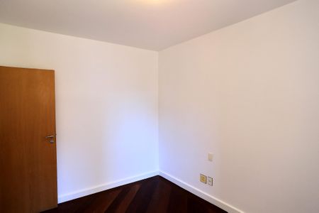 Apartamento à venda com 140m², 4 quartos e 3 vagas Apartamento à venda com 140m², 4 quartos e 3 vagasSuíte