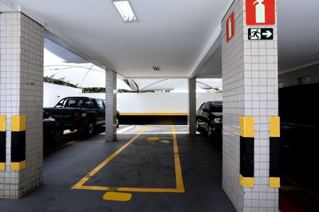 Apartamento à venda com 140m², 4 quartos e 3 vagas Apartamento à venda com 140m², 4 quartos e 3 vagasGaragem