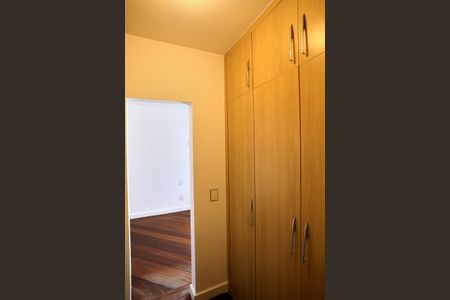 Apartamento à venda com 140m², 4 quartos e 3 vagas Apartamento à venda com 140m², 4 quartos e 3 vagasCloset da suíte