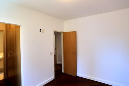 Apartamento à venda com 140m², 4 quartos e 3 vagas Apartamento à venda com 140m², 4 quartos e 3 vagasSuíte