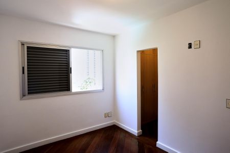 Apartamento à venda com 140m², 4 quartos e 3 vagas Apartamento à venda com 140m², 4 quartos e 3 vagasSuíte