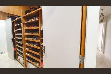 Casa para alugar com 500m², 4 quartos e NaN vagasCloset da suíte 2