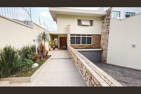 Casa para alugar com 500m², 4 quartos e NaN vagasEntrada