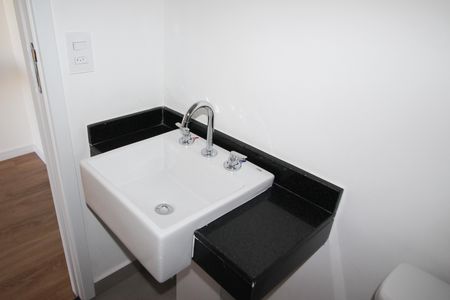 Banheiro de apartamento para alugar com 1 quarto, 24m² em Indianópolis, São Paulo