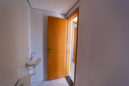 Apartamento à venda com 35m², 2 quartos e sem vaga Apartamento à venda com 35m², 2 quartos e sem vagaBanheiro