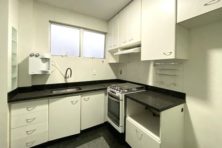 Apartamento à venda com 130m², 4 quartos e 2 vagasCozinha