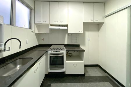 Apartamento à venda com 130m², 4 quartos e 2 vagasCozinha