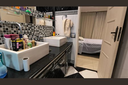 Apartamento à venda com 368m², 4 quartos e 2 vagasBanheiro da Suíte 1