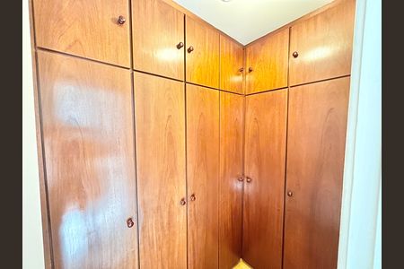 Apartamento à venda com 97m², 4 quartos e 2 vagas Apartamento à venda com 97m², 4 quartos e 2 vagasQuarto de Serviço