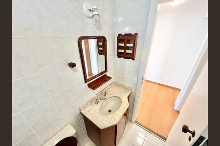 Apartamento à venda com 97m², 4 quartos e 2 vagas Apartamento à venda com 97m², 4 quartos e 2 vagasBanheiro