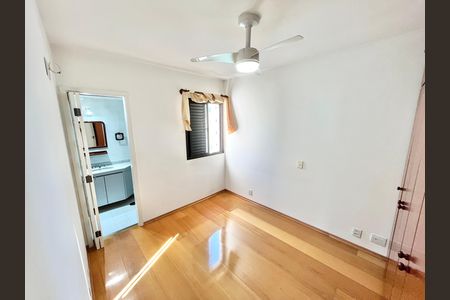Apartamento à venda com 97m², 4 quartos e 2 vagas Apartamento à venda com 97m², 4 quartos e 2 vagasQuarto 3 - Suíte