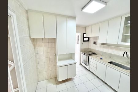 Apartamento à venda com 97m², 4 quartos e 2 vagas Apartamento à venda com 97m², 4 quartos e 2 vagasCozinha