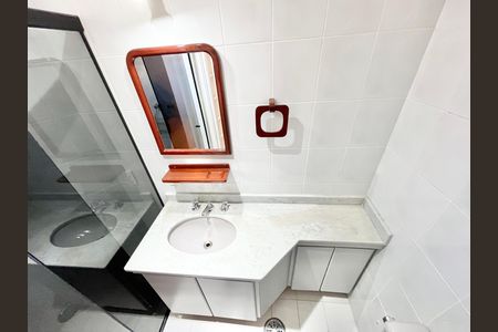 Apartamento à venda com 97m², 4 quartos e 2 vagas Apartamento à venda com 97m², 4 quartos e 2 vagasBanheiro da Suíte