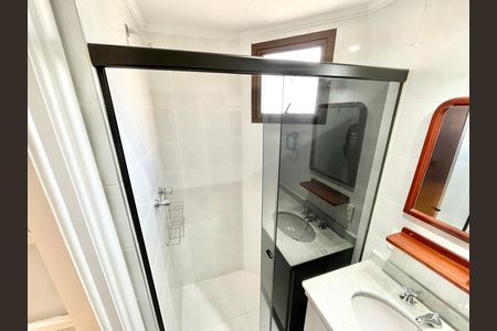 Apartamento à venda com 97m², 4 quartos e 2 vagas Apartamento à venda com 97m², 4 quartos e 2 vagasBanheiro da Suíte