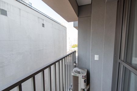 Studio para alugar com 28m², 1 quarto e sem vaga Studio para alugar com 28m², 1 quarto e sem vagaVaranda