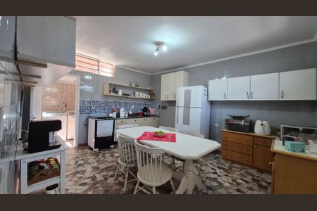 Casa à venda com 172m², 3 quartos e 2 vagasCozinha