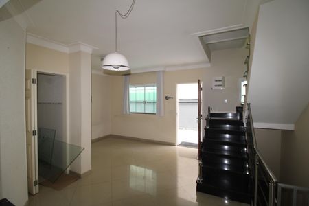 Sala de casa para alugar com 2 quartos, 120m² em Água Fria, São Paulo